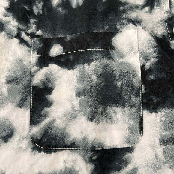 Men’s RSQ Button Up Shirt - Picture 3 of 4